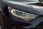Toyota RAV4 XLE Hybrid 2018 года (NA)